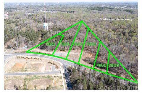 Photo of 7821 The Plaza Extension, Charlotte, NC 28215 (MLS # 4361617)