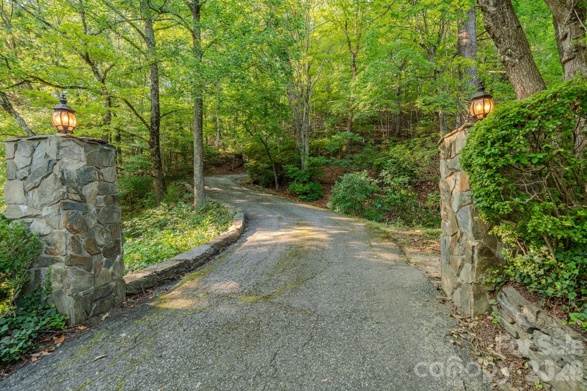 1225 Hogback Mountain Road