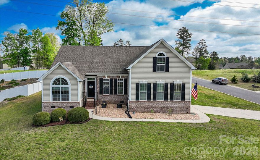 Welcome Home to Summerside Dr! NEW ROOF March 2026 and NEW HVAC August 2025!  
Are you looking for an open floor plan? This home is the one for you. The spacious kitchen has plenty of cabinet space, pantry, stainless steel appliances and dining area. The brand-new granite countertops installed March 2025 added extra seating when needed. This home has a massive living space, high ceilings, and plenty of natural light. The main level includes split bedrooms with primary ensuite, laundry room, main bath and two secondary bedrooms and sunroom. Upstairs you’ll find a large bedroom connected to a full bath, and HUGE bonus room with three spacious storage closets. Whole home freshly painted in neutral tones 2025. The back porch provides privacy for peaceful mornings watching the sunrise and dinners in the evening shade.  Community center, swimming pool and area boat storage within walking distance. Home is located less than 2 miles from Publix, Walmart, Food Lion, and the brand-new Harris Teeter and local YCMA