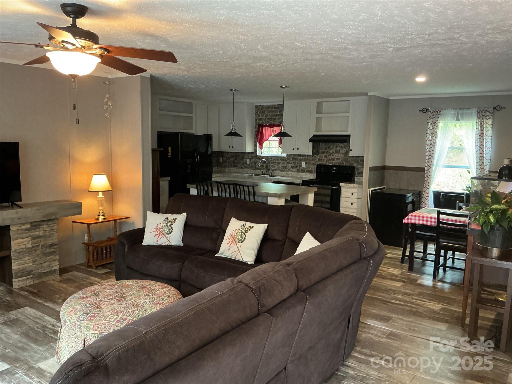 30 W Skyland Circle