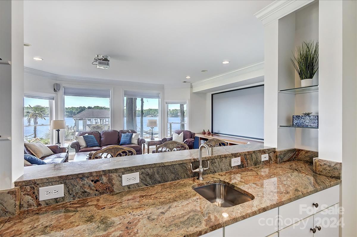 Lakepointe South - Residential