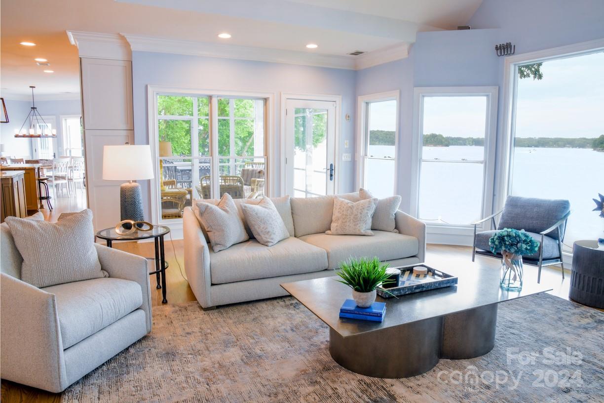 Lakepointe South - Residential