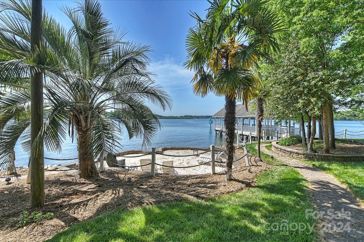 Lakepointe South - Residential