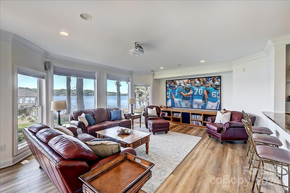 Lakepointe South - Residential