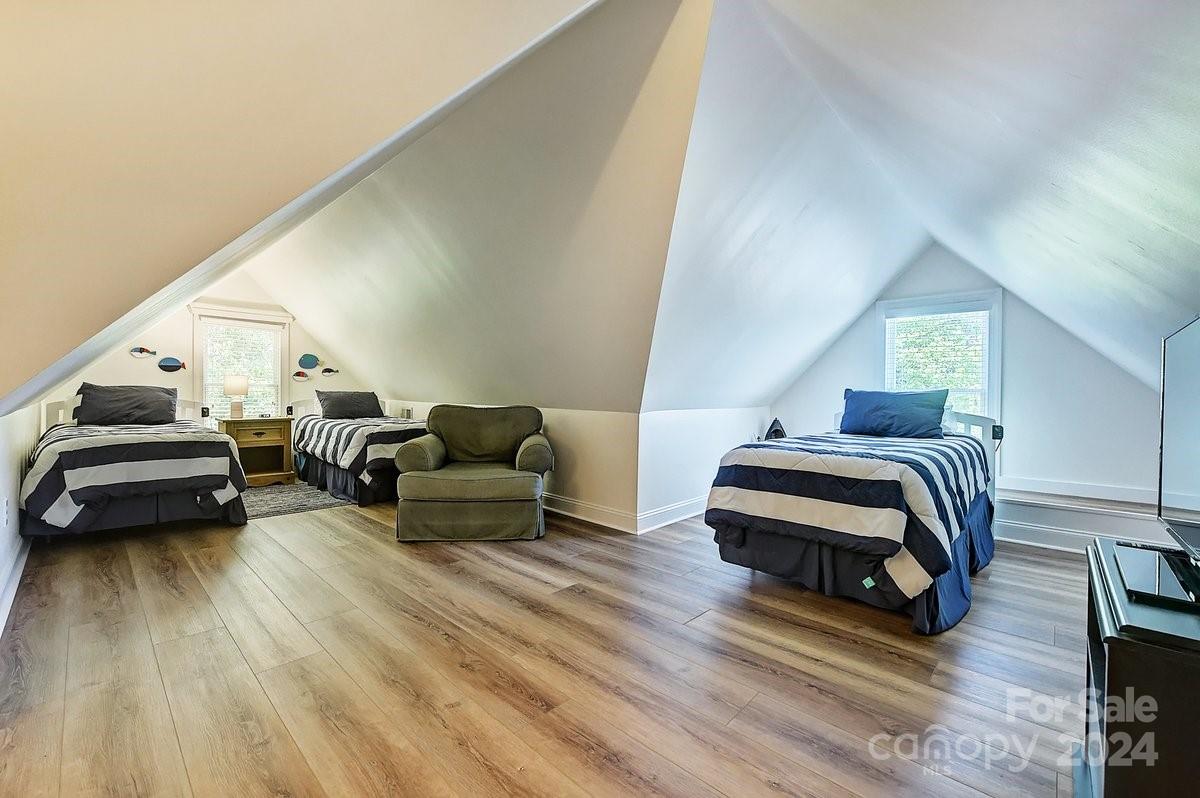 Lakepointe South - Residential