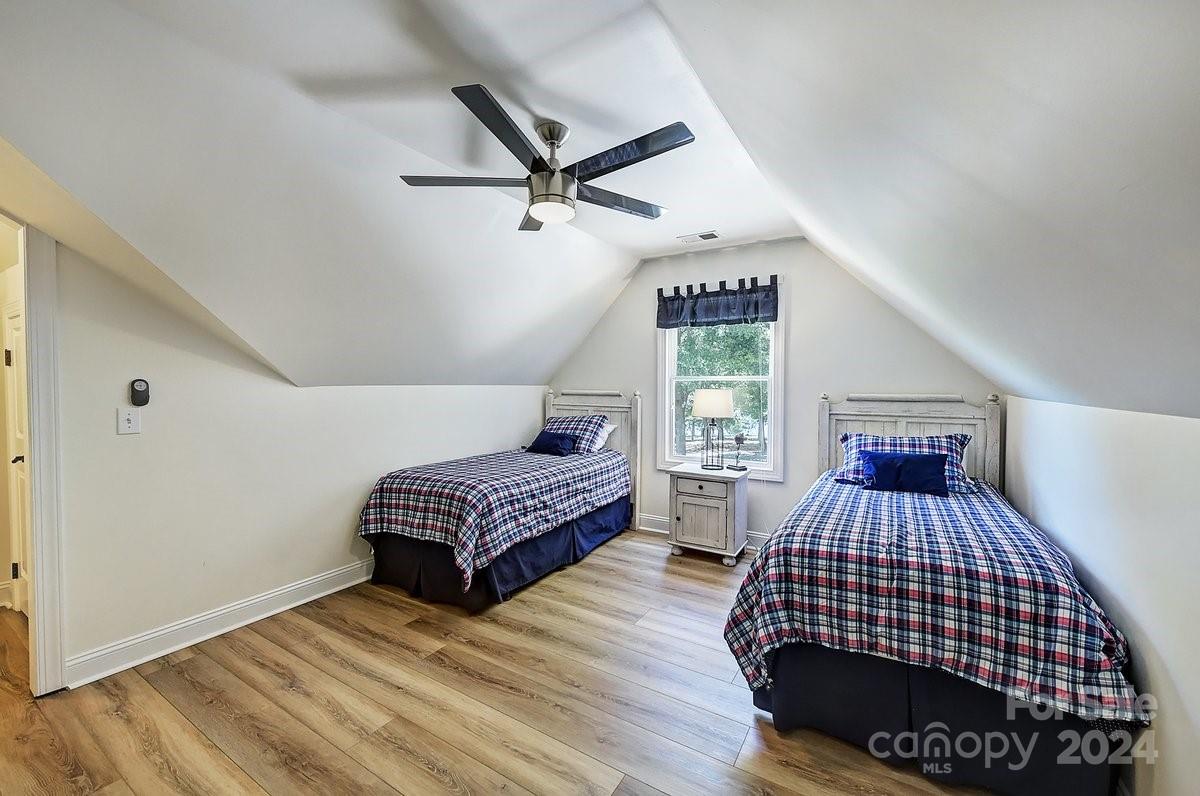 Lakepointe South - Residential