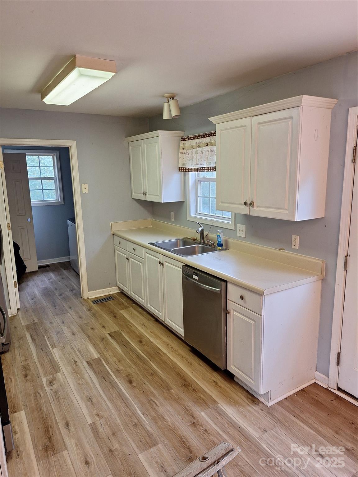 English Garden Park - Residential Lease