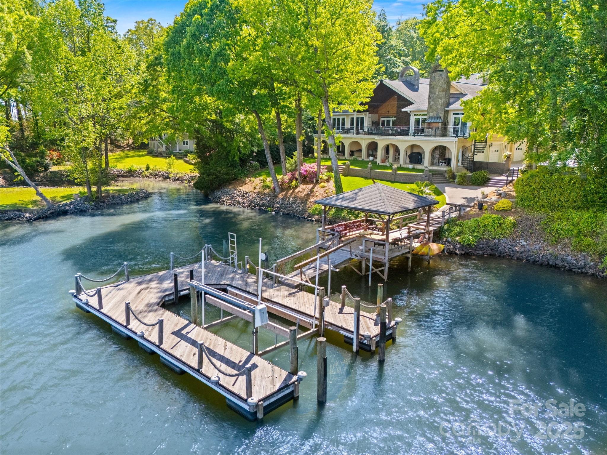 16 Sunrise Point Court