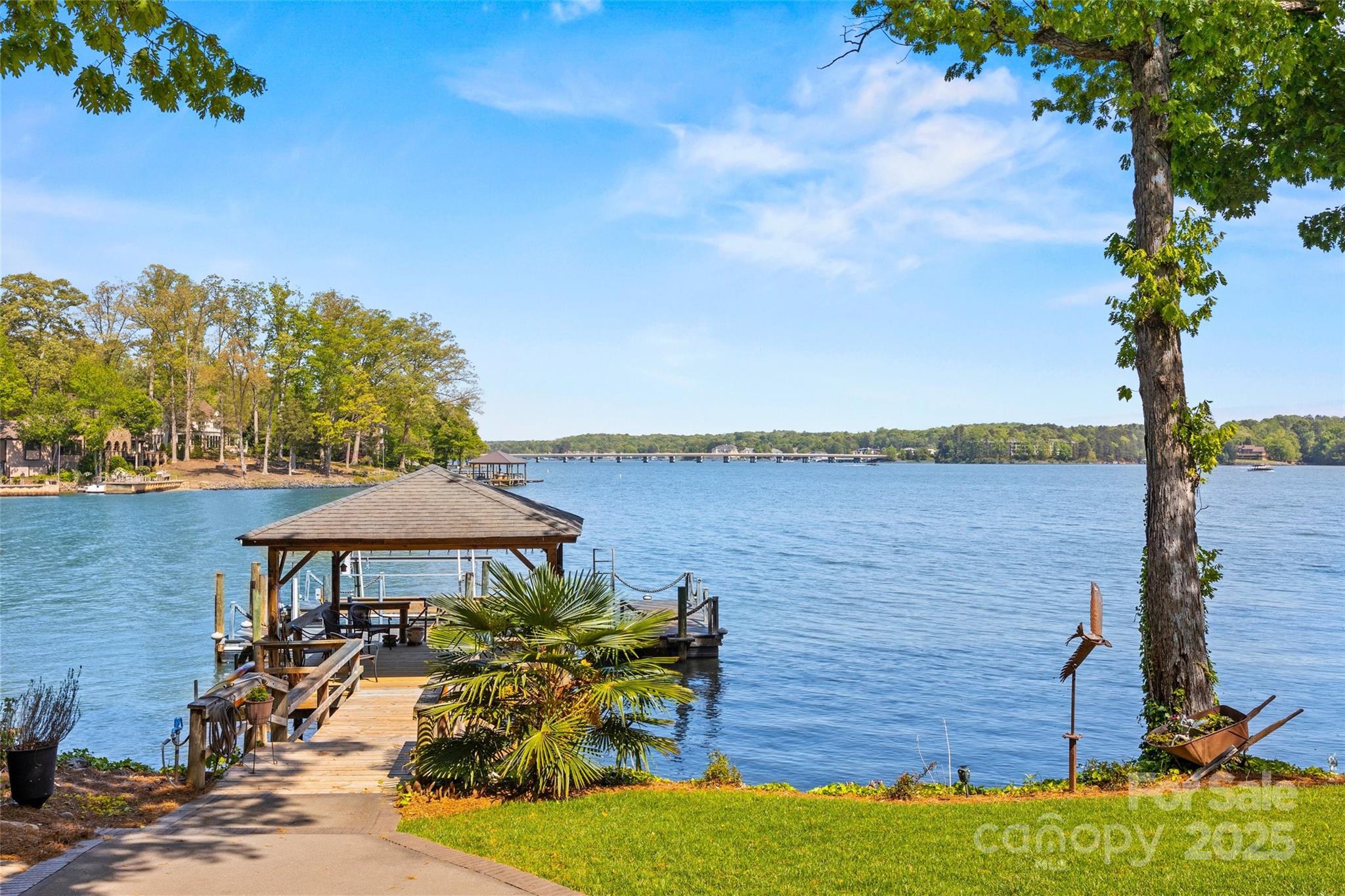 16 Sunrise Point Court