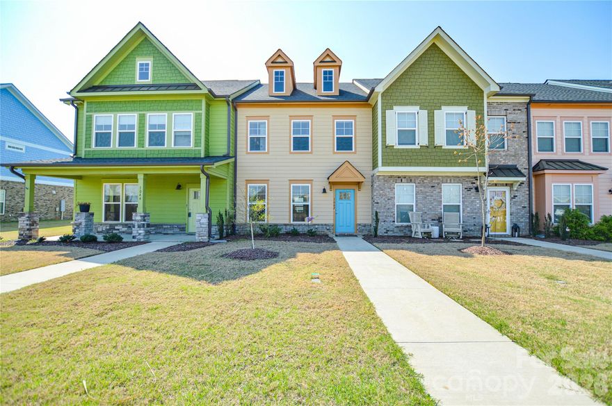 Welcome to this modern and stylish townhome in the Riverwalk community, offering thoughtfully designed living space and convenient access to the best of Rock Hill. The main level features an open-concept layout that creates a seamless flow between living, dining, and kitchen areas—ideal for both everyday living and entertaining. The bright kitchen is well-appointed with a gas range, generous cabinetry, a spacious pantry, and a peninsula with seating.
A convenient half bath and drop zone add functionality to the main floor. Upstairs, two well-sized bedroom suites each offer privacy and comfort, along with access to a centrally located laundry closet for added convenience.
Outdoor features include a backyard and patio space, providing options for relaxing or enjoying time outdoors. A one-car detached garage adds additional storage and parking flexibility. Located in the Riverwalk community, this property offers convenient proximity to shopping, dining, and recreational opportunities in Rock Hill.