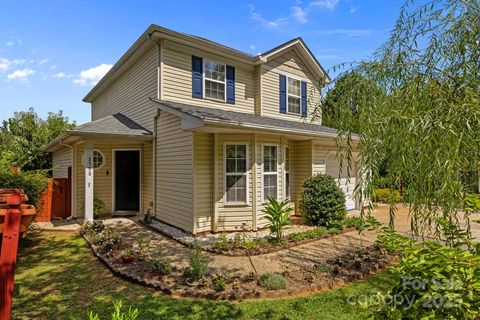 3755 Brookchase Lane Charlotte NC 28205