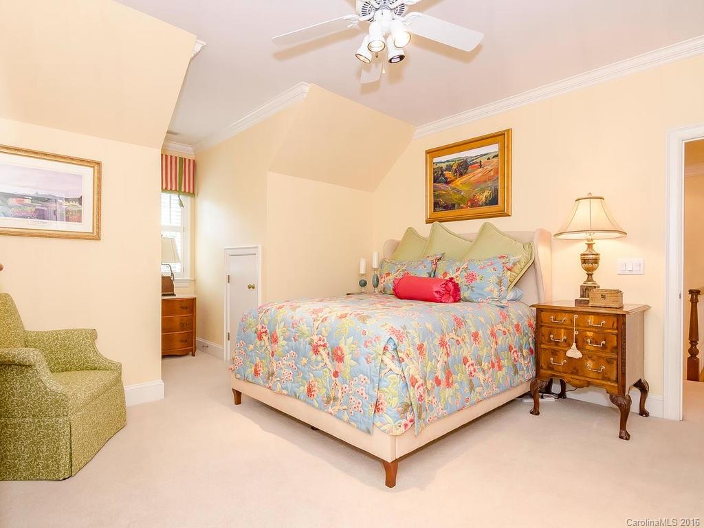 Hampton Manor - Residential