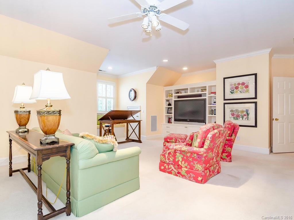 Hampton Manor - Residential