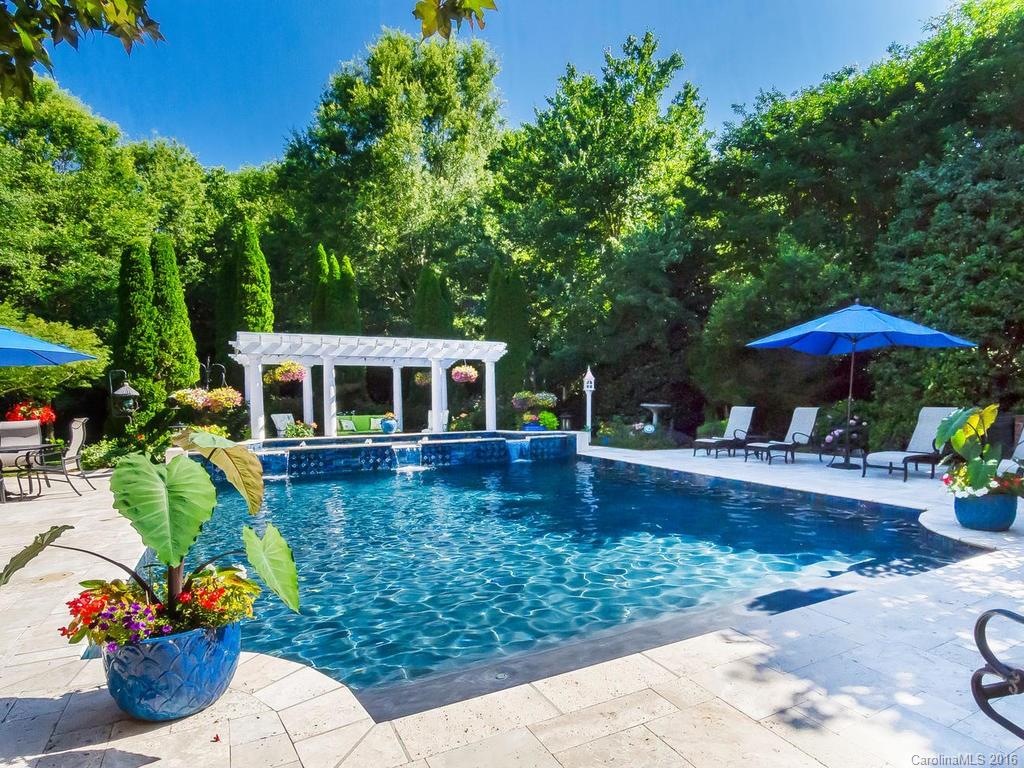 Hampton Manor - Residential