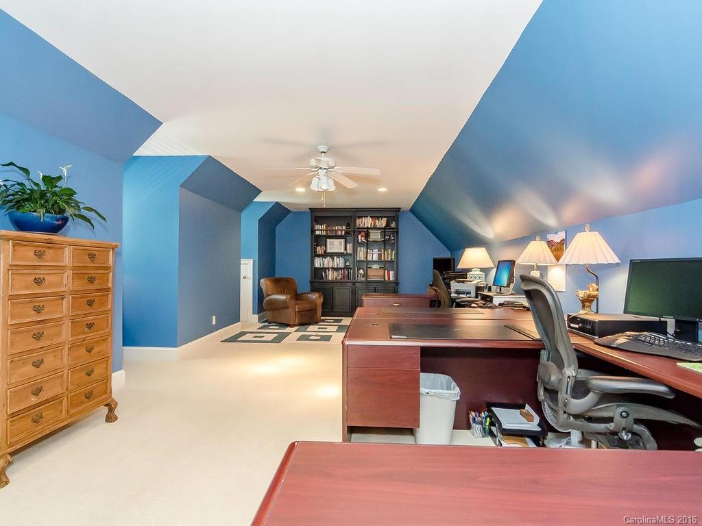 Hampton Manor - Residential