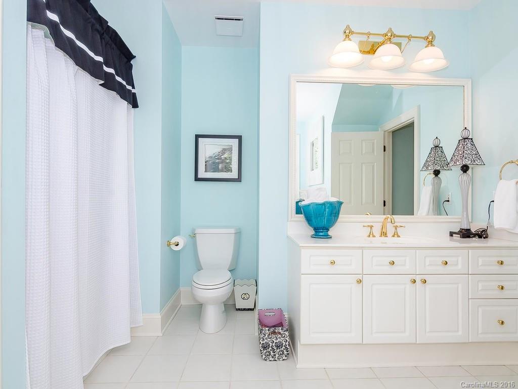 Hampton Manor - Residential