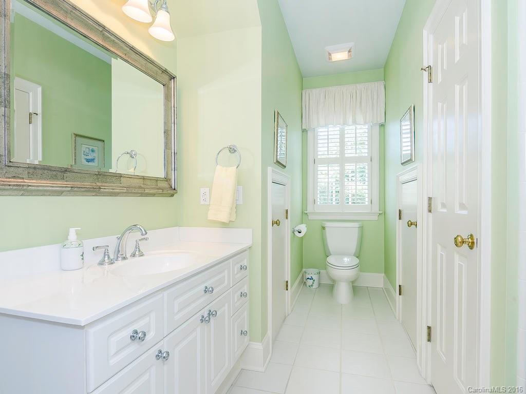 Hampton Manor - Residential