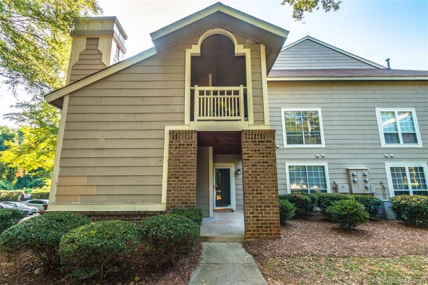 This happy hideaway is so close South Park Mall, Phillips Place, incredible restaurants and all the best of this part of town.  The property is full of residents enjoying the beautiful weather and the luscious shade trees that form a relaxing shady canopy.  It's easy to forget that you are in town when you are transported to peaceful and tidy Chalcombe Court.  Current HOA fee is $264.97/mth (this includes a special assessment for $34 that ends in Dec)  AFTER Dec 2017 the new fee will be $230.95