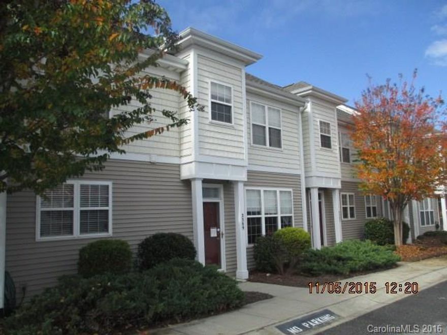 This property is eligible under the First Look Initiative through 02/13/2016.  Only will accept owner occupants through 02/13/2016.  Sold As Is!  Nice 3bedroom/2.5 bath townhome with new carpet and freshly painted.  Freddie Mac will offer a 1 year home warranty up to 500.00 for owner occupants only.  Selling agent is responsible for selecting home warranty and providing closing firm with info and invoice.