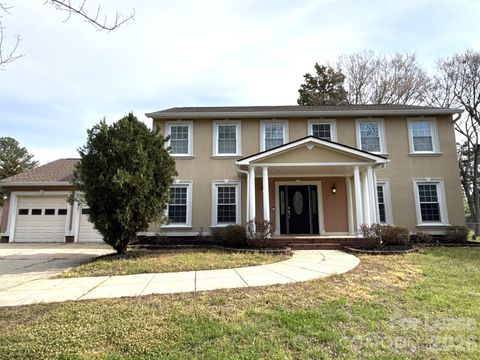 Photo of 7318 Connan Lane, Charlotte, NC 28226 (MLS # 4356168)