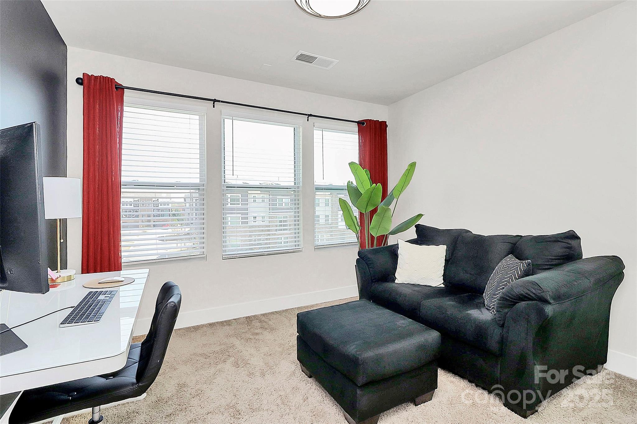 Charlotte, North Carolina 28262, United States, 4 Bedrooms Bedrooms, ,4 BathroomsBathrooms,Residential,Active,110861