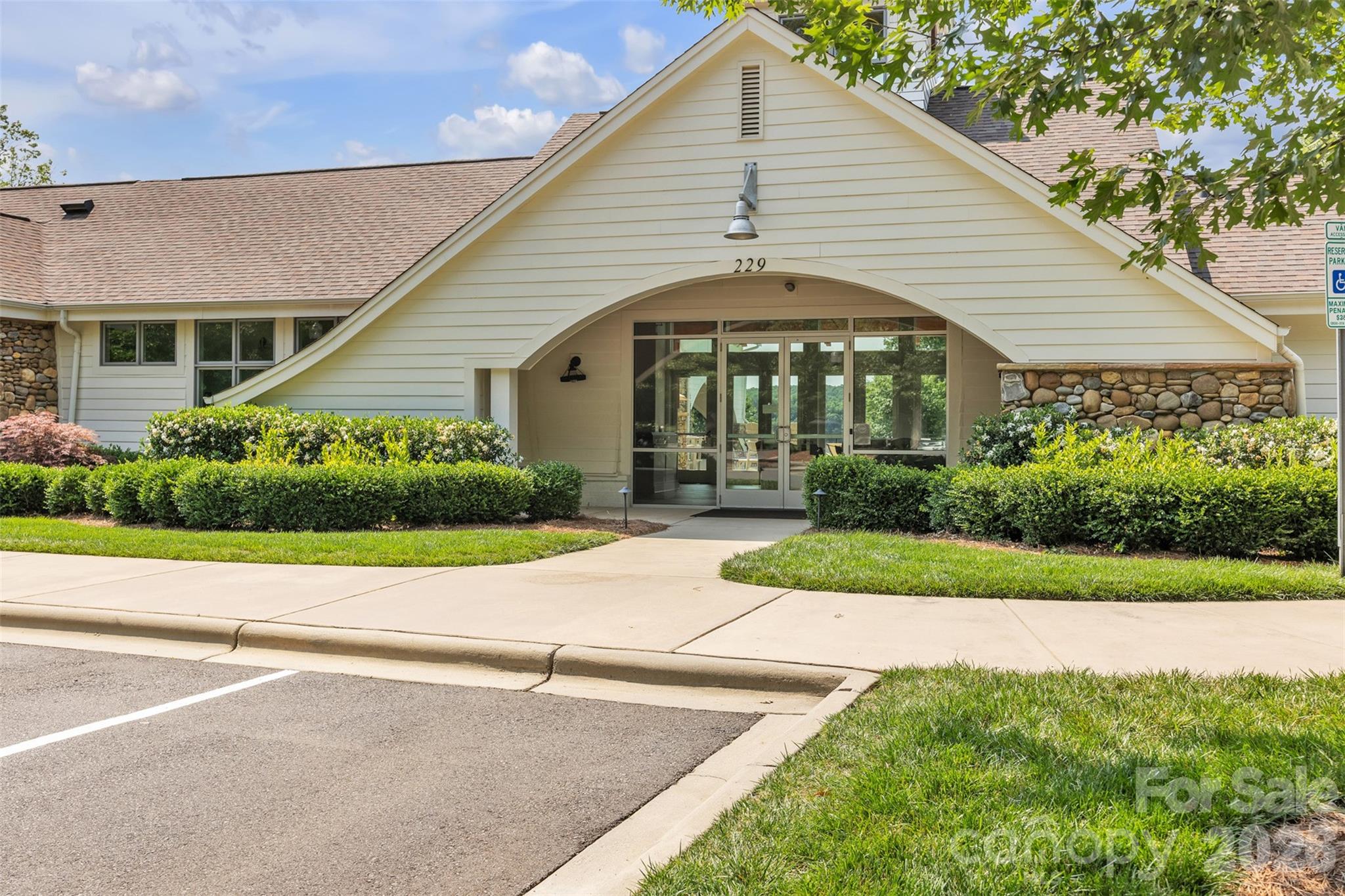 McLean - South Shore - Residential