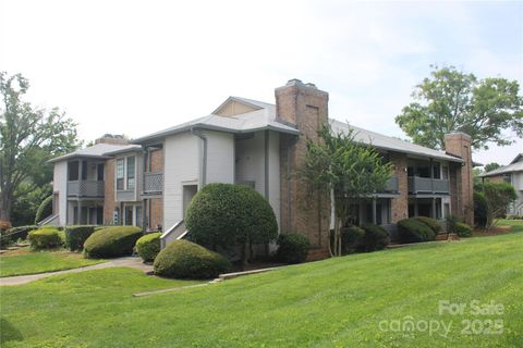 5864 Harris Grove Lane Charlotte NC 28212