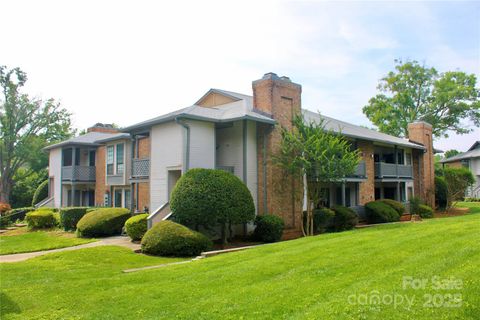 5864 Harris Grove Lane Charlotte NC 28212