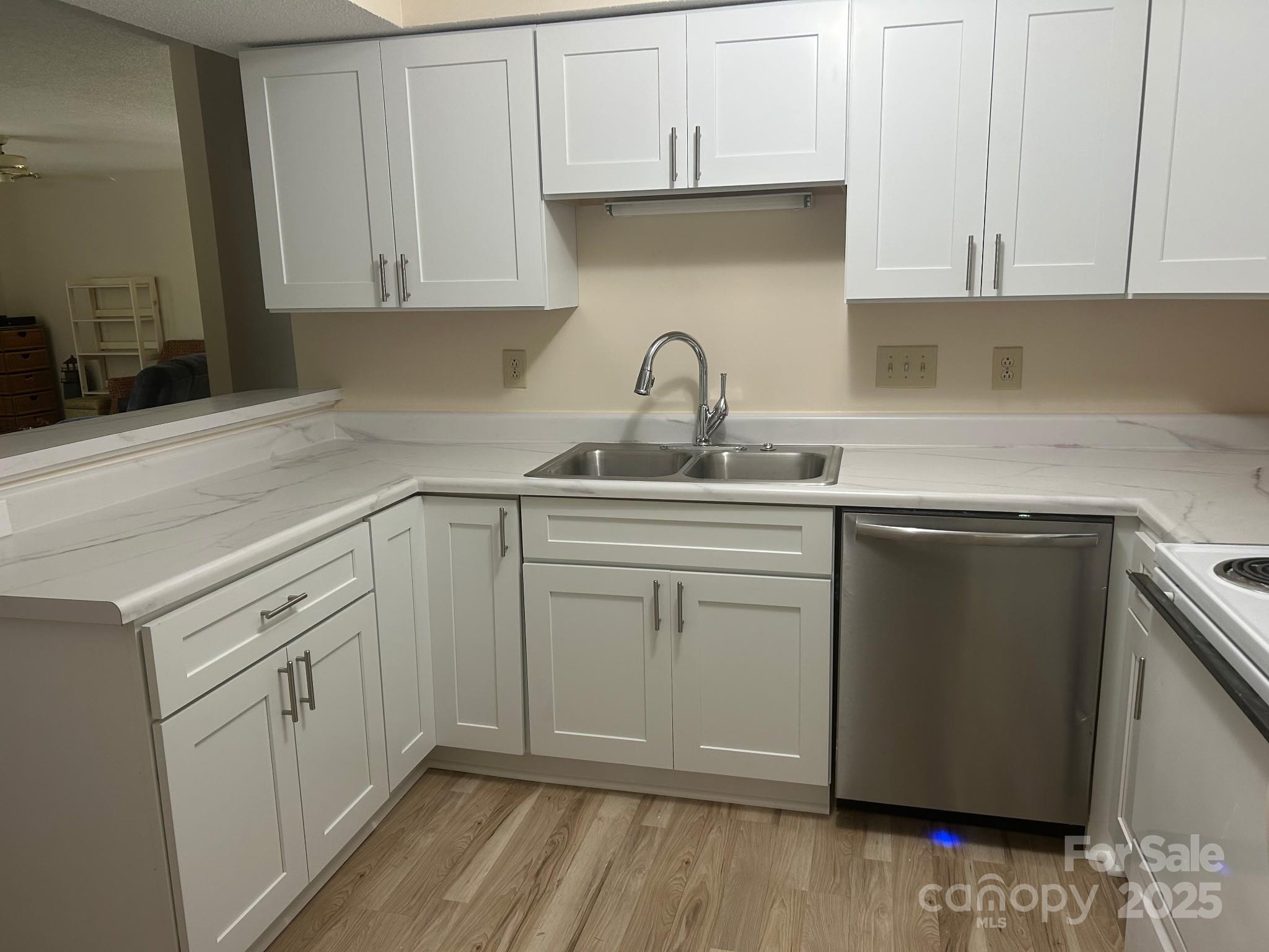 5864 Harris Grove Lane