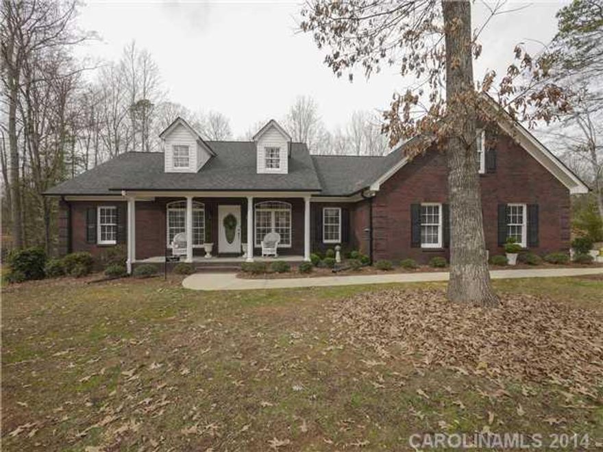 Show w/Pride!This custom home shows like new,w/a great country setting on one acre.This beautiful home has a lge kitchen w/granite countertops,SS appliances.Great room w/gas FP, DR & lots of hardwoods.Lge master bath w/tile floor & separate shower.Relax on your lge screened porch overlooking private back yard,parking will not be a problem w/3-car attached garage. Professional photos to follow.