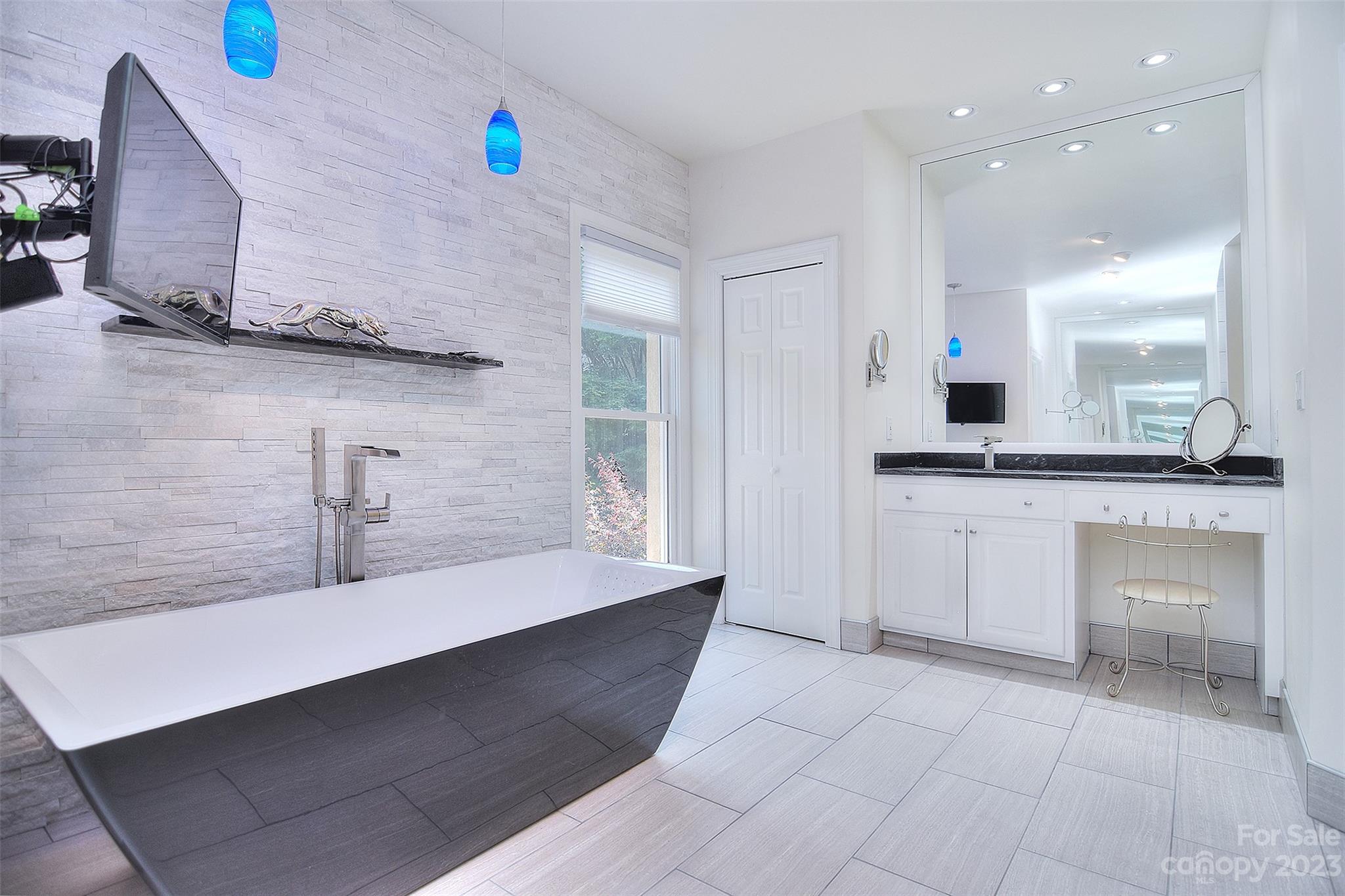 Cowans Ford Country Club - Residential