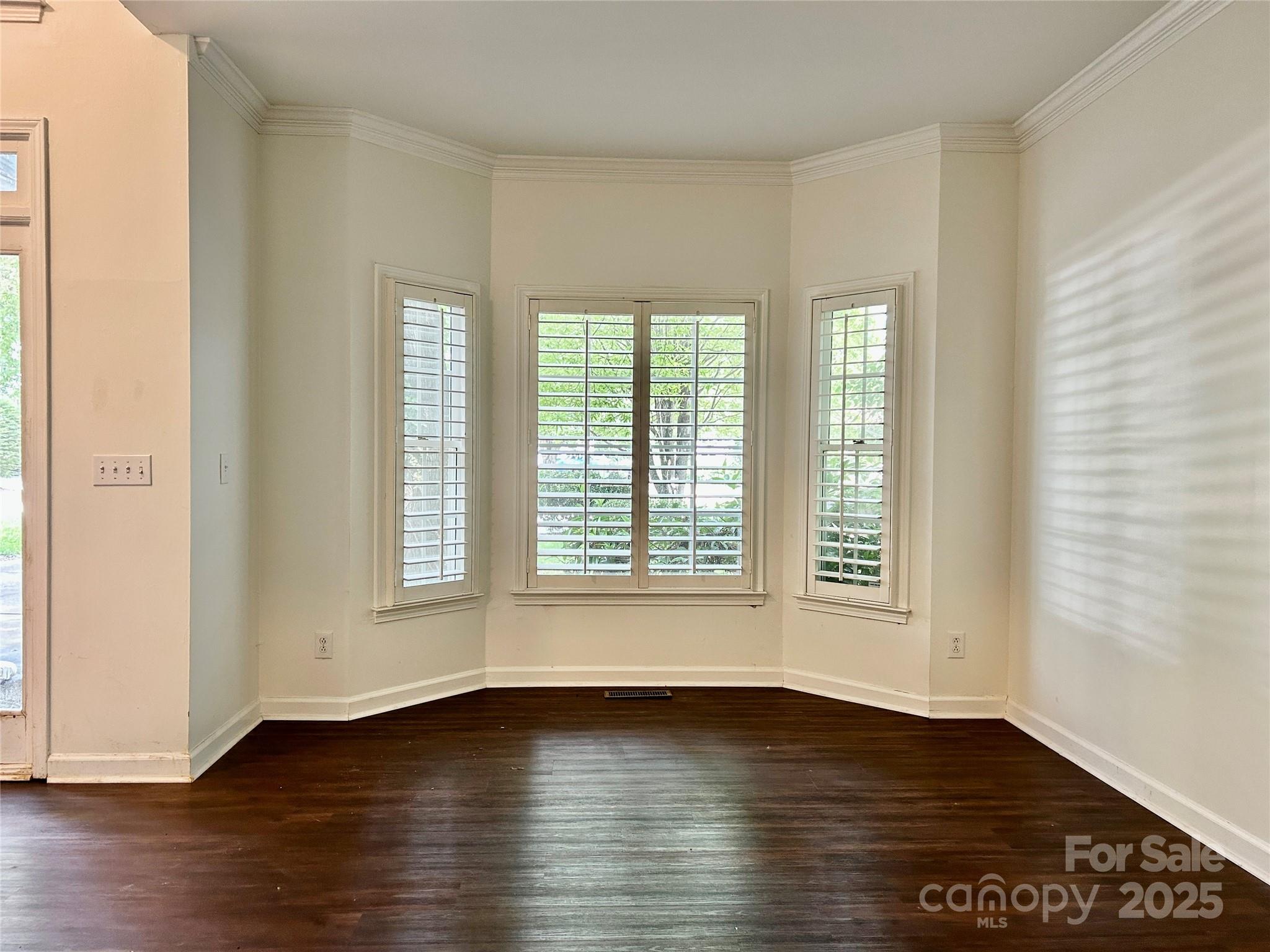 9907 Furlong Trail