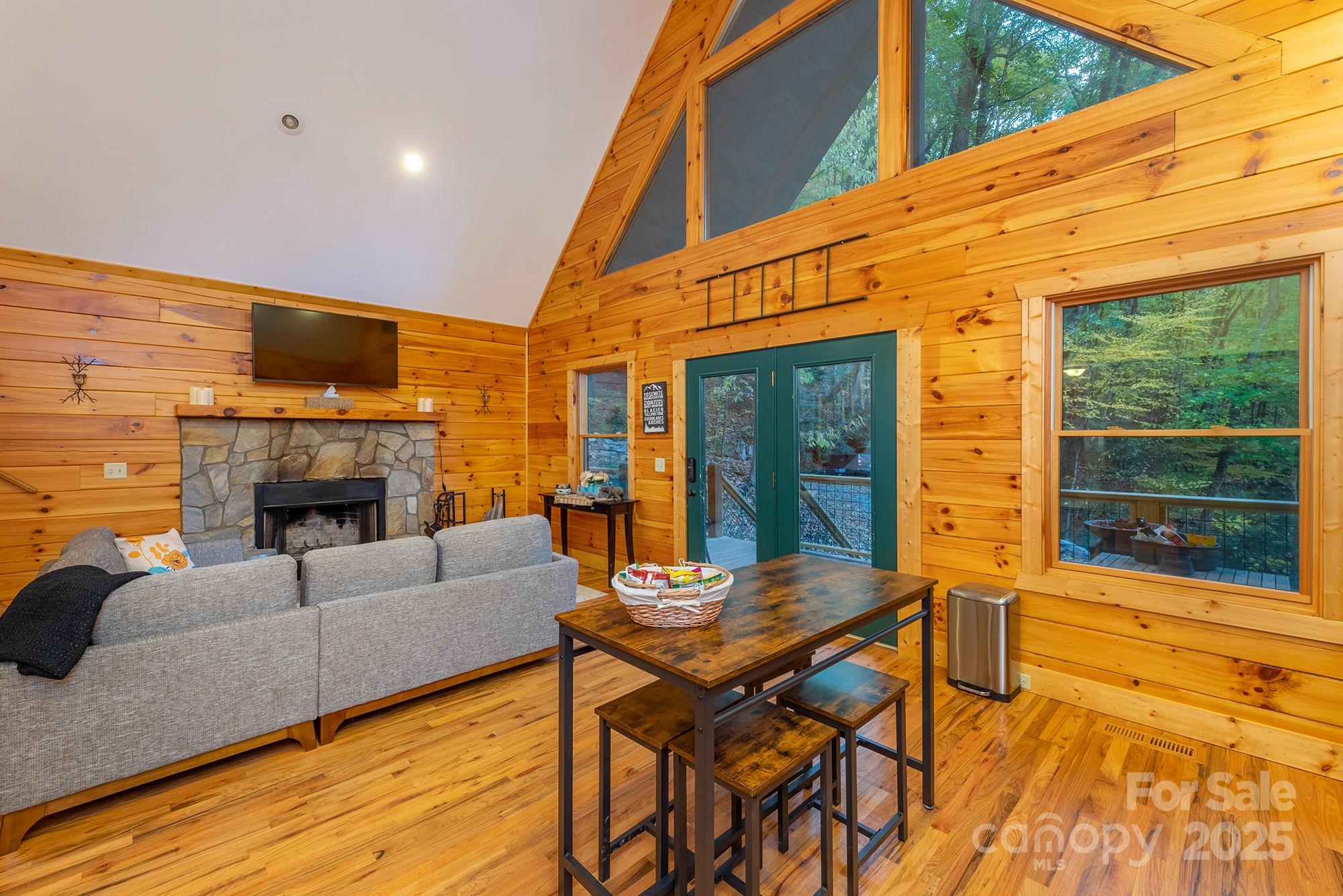 100 Candlemaker Trail