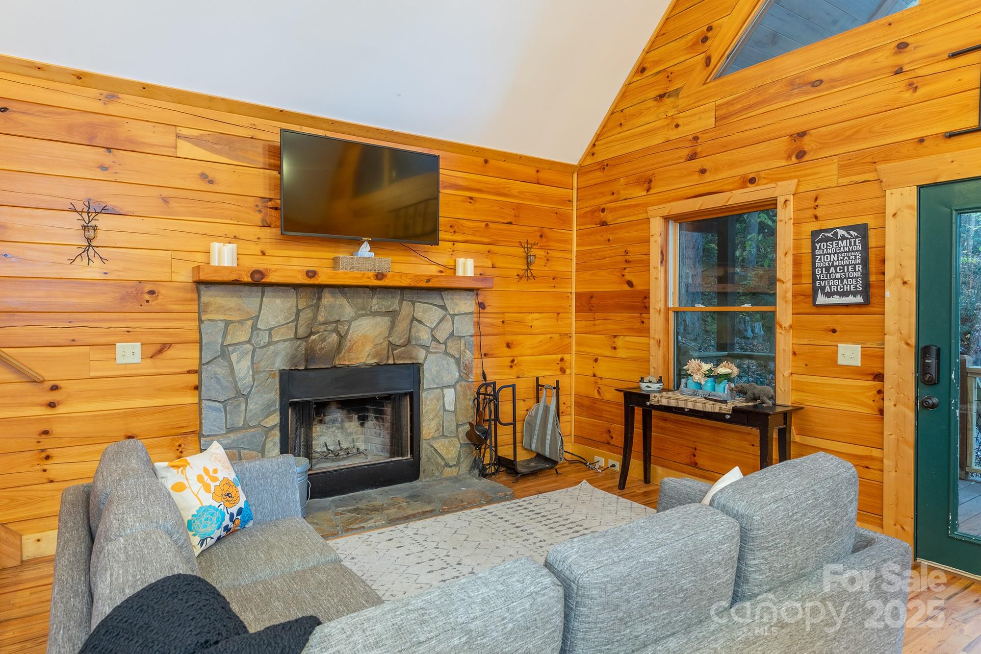 100 Candlemaker Trail
