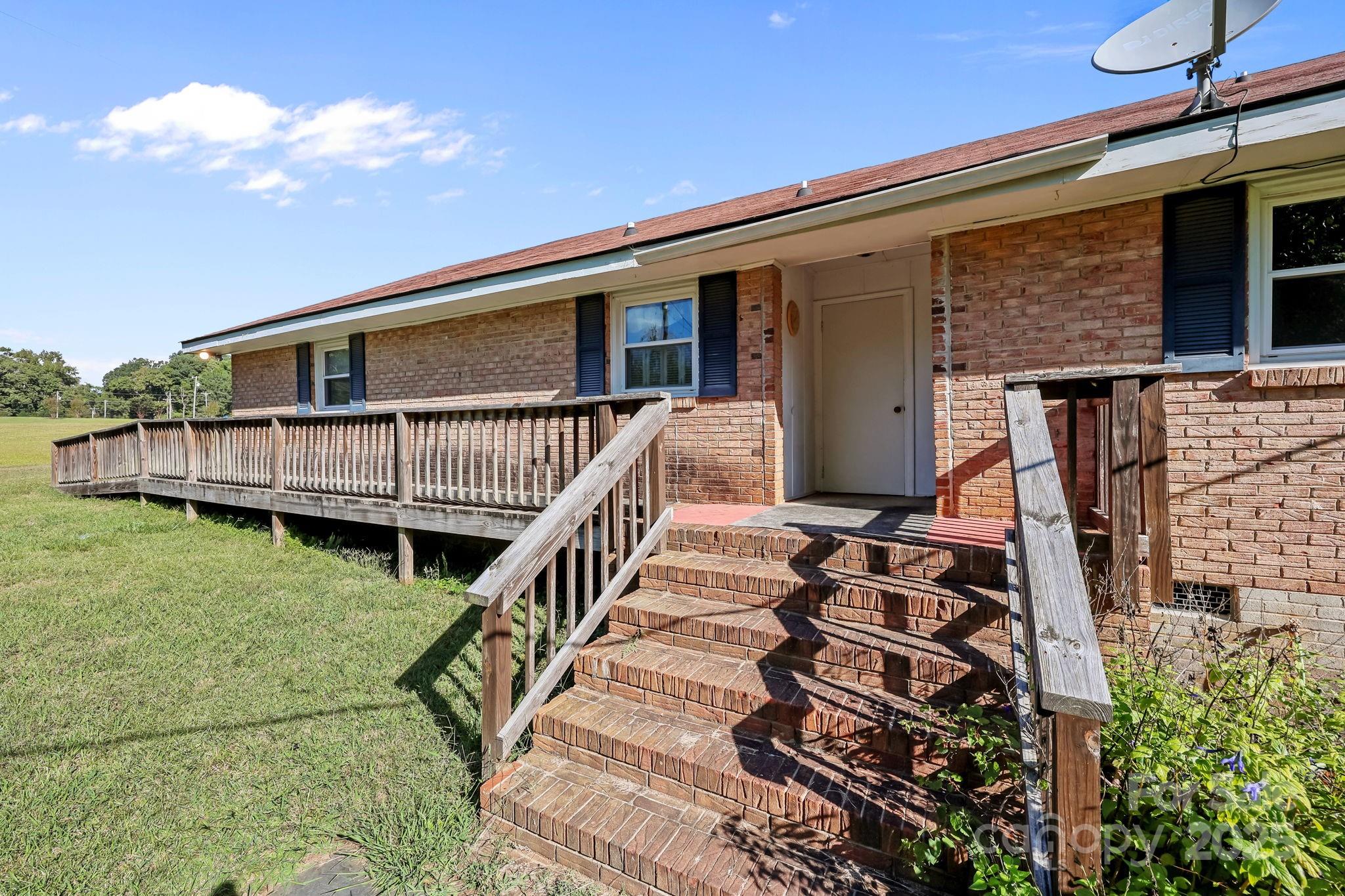 945 Alvin Hough Road