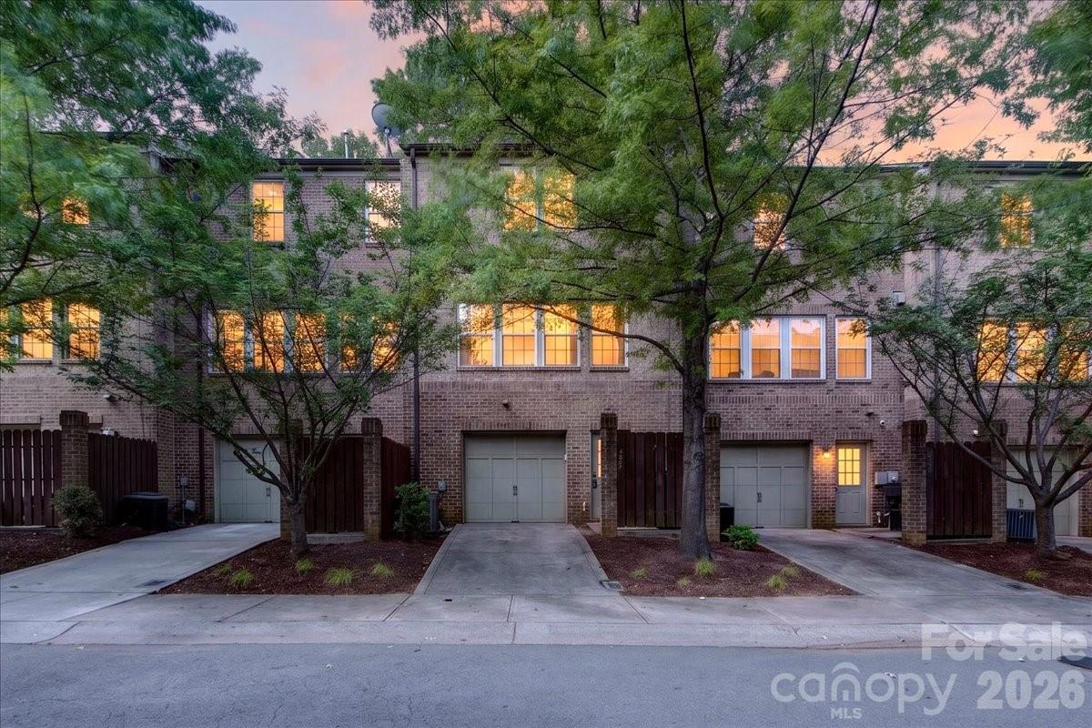 268 W Bland Street
