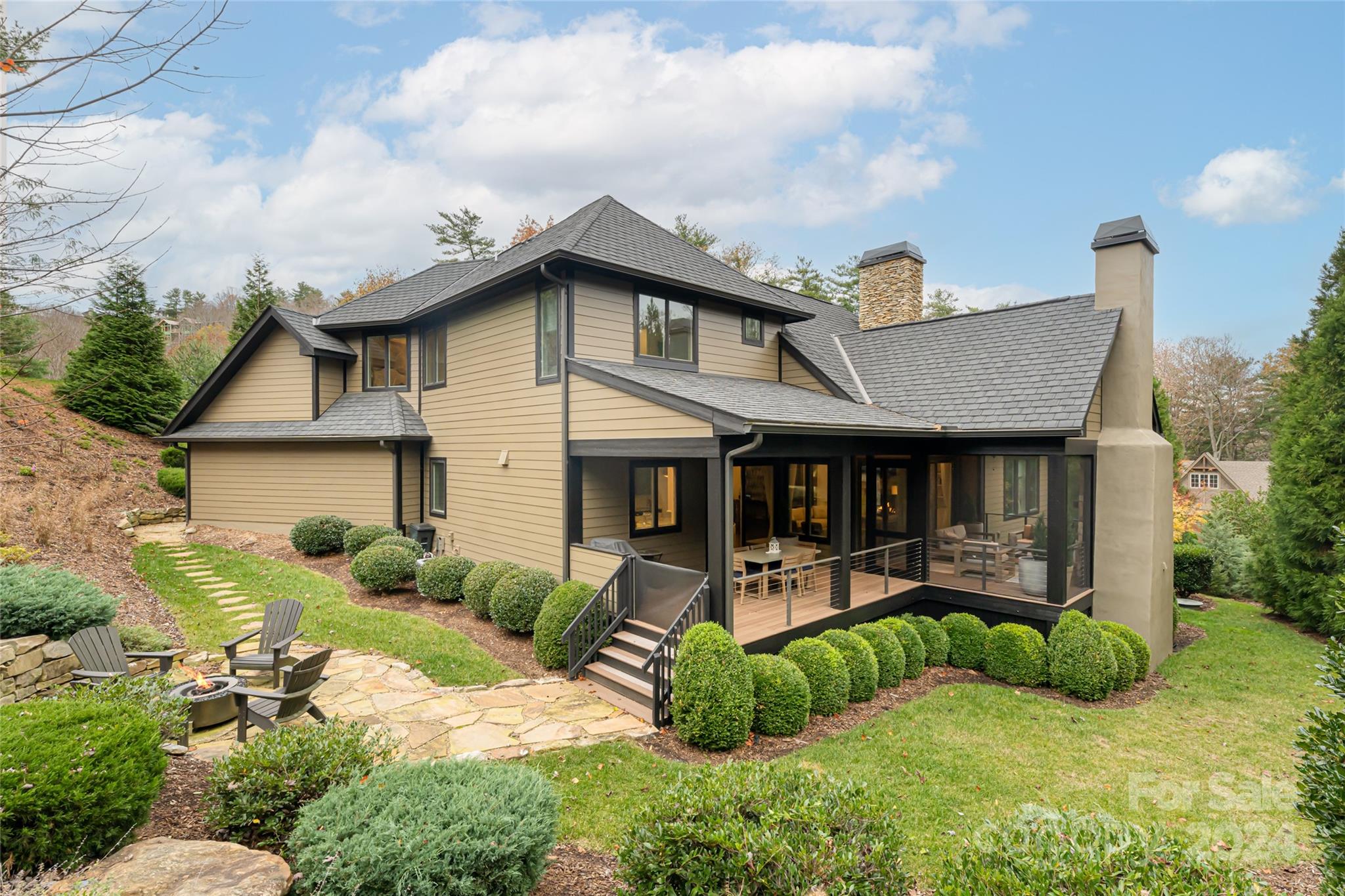 Reynolds Mountain - Residential