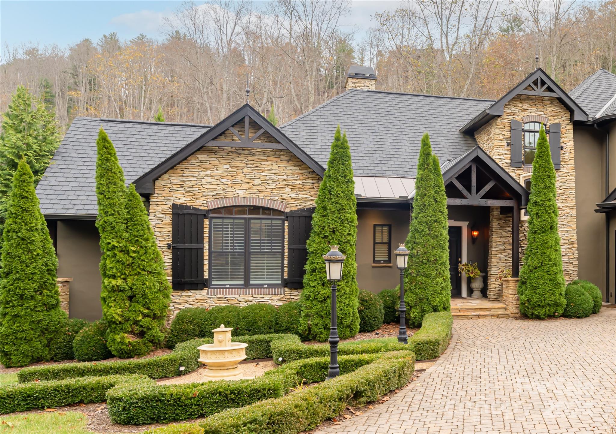 Reynolds Mountain - Residential