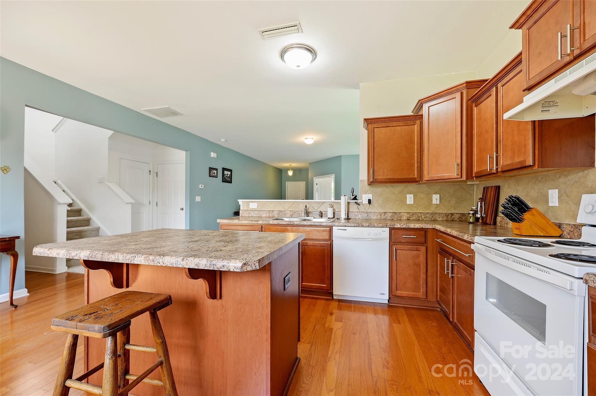 Newport Lakes - Residential