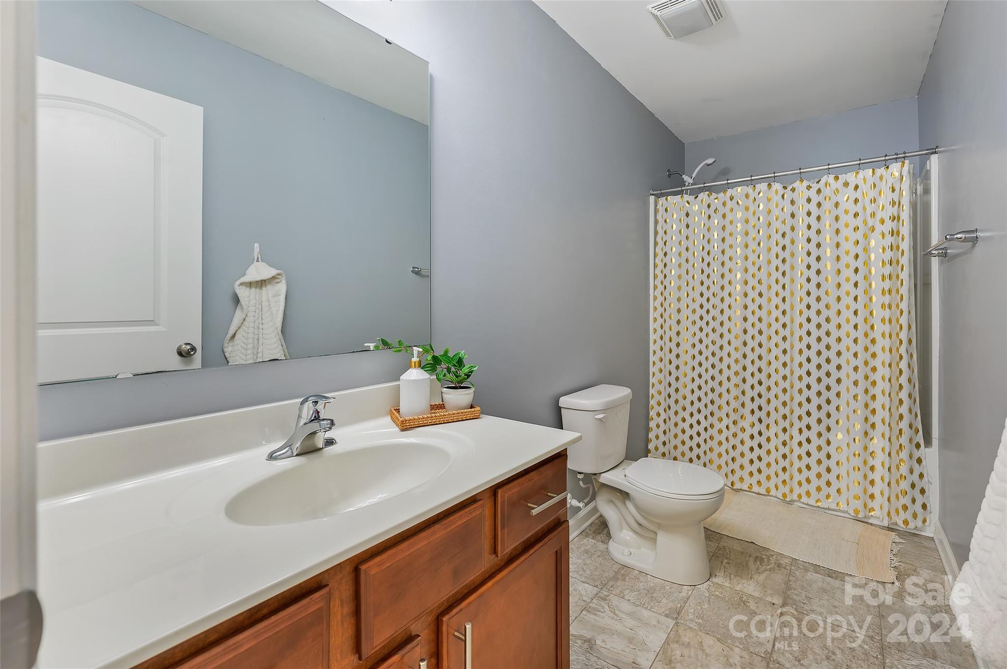 Newport Lakes - Residential