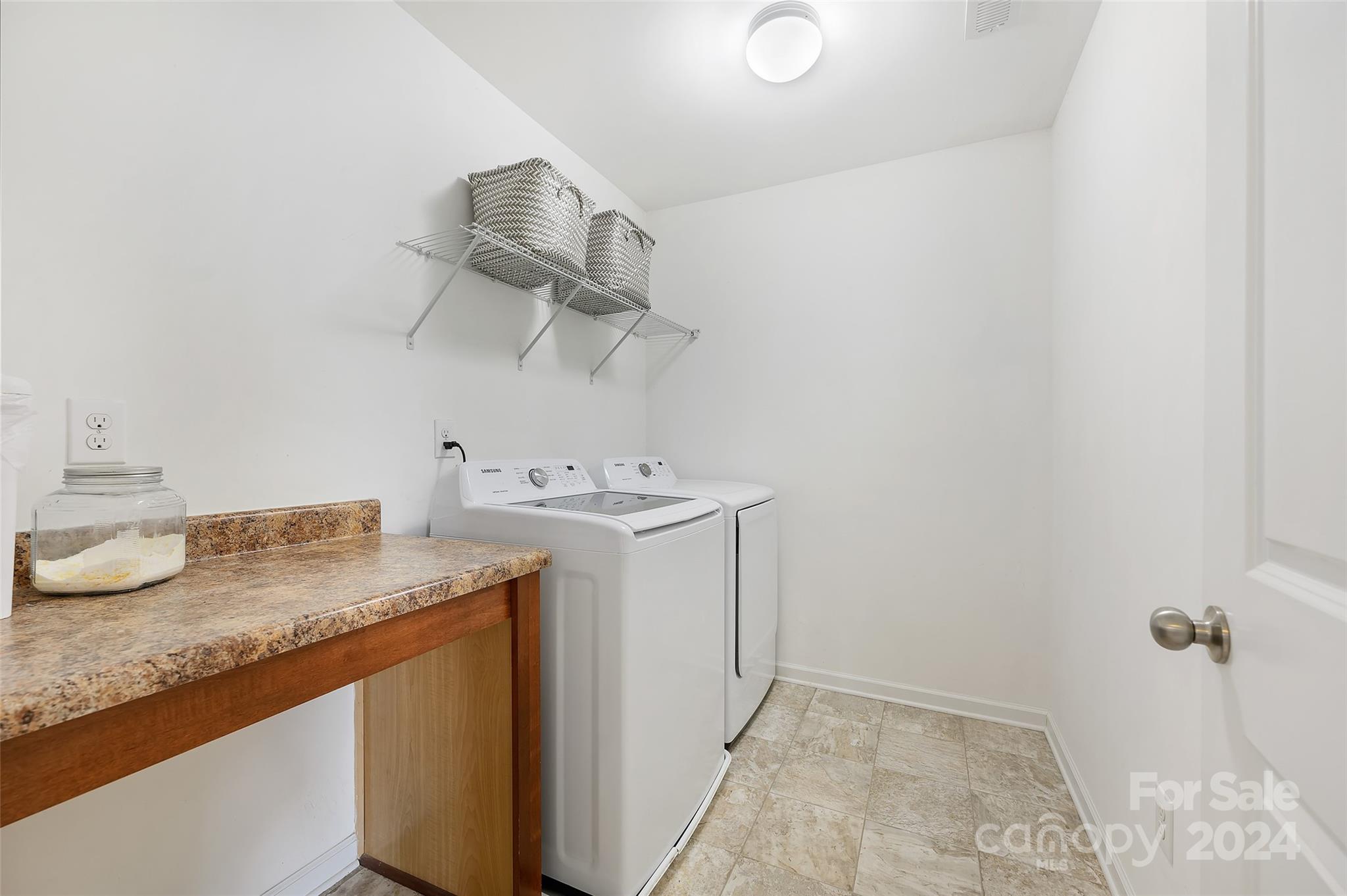 Newport Lakes - Residential