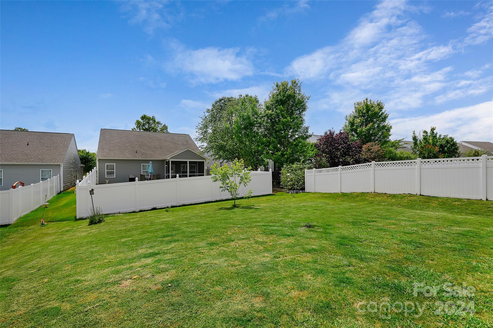 Newport Lakes - Residential