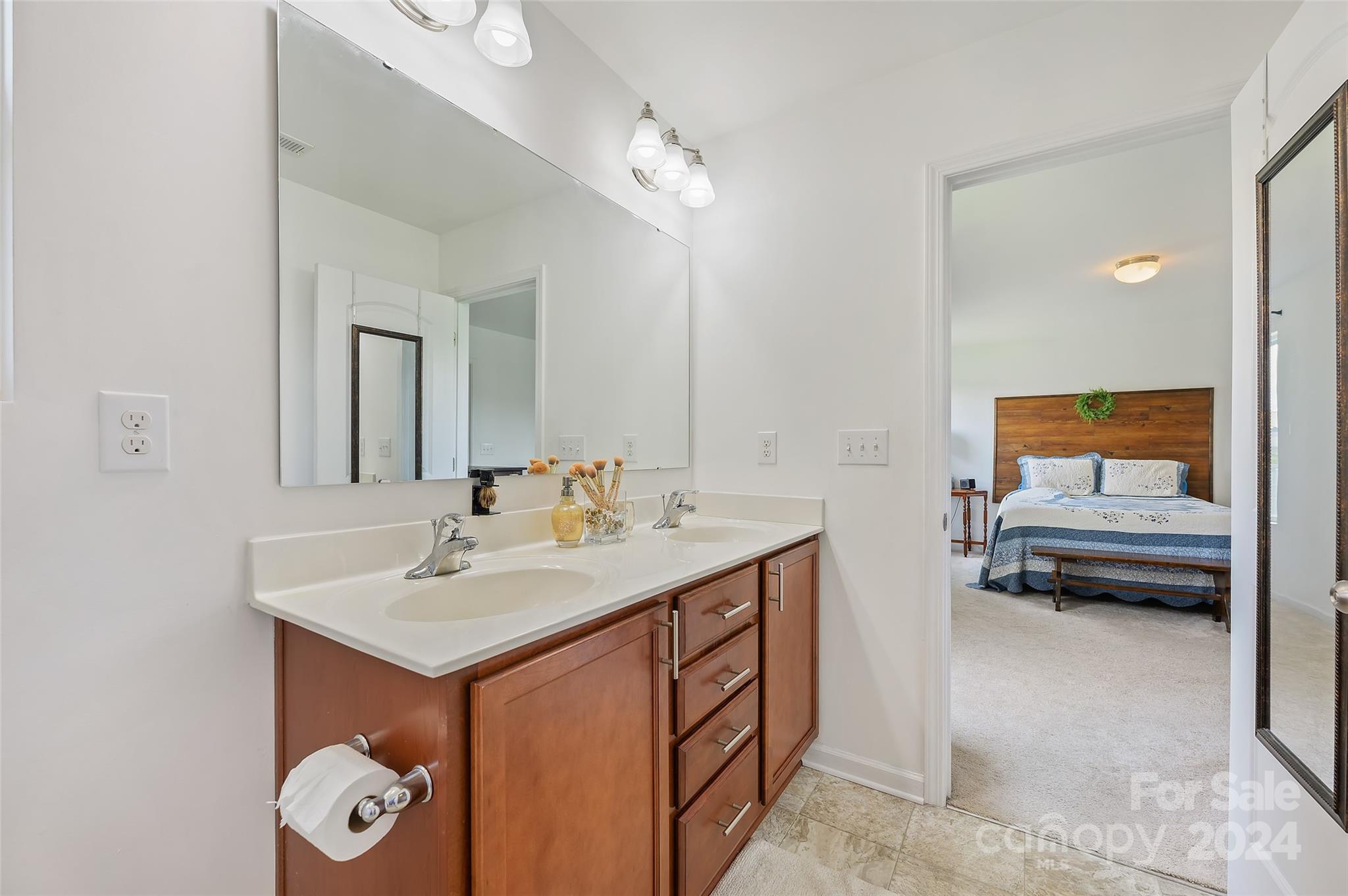 Newport Lakes - Residential