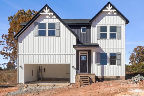 Photo of 106 Indian Wells Court, Harmony, NC 28634 (MLS # 4299593)