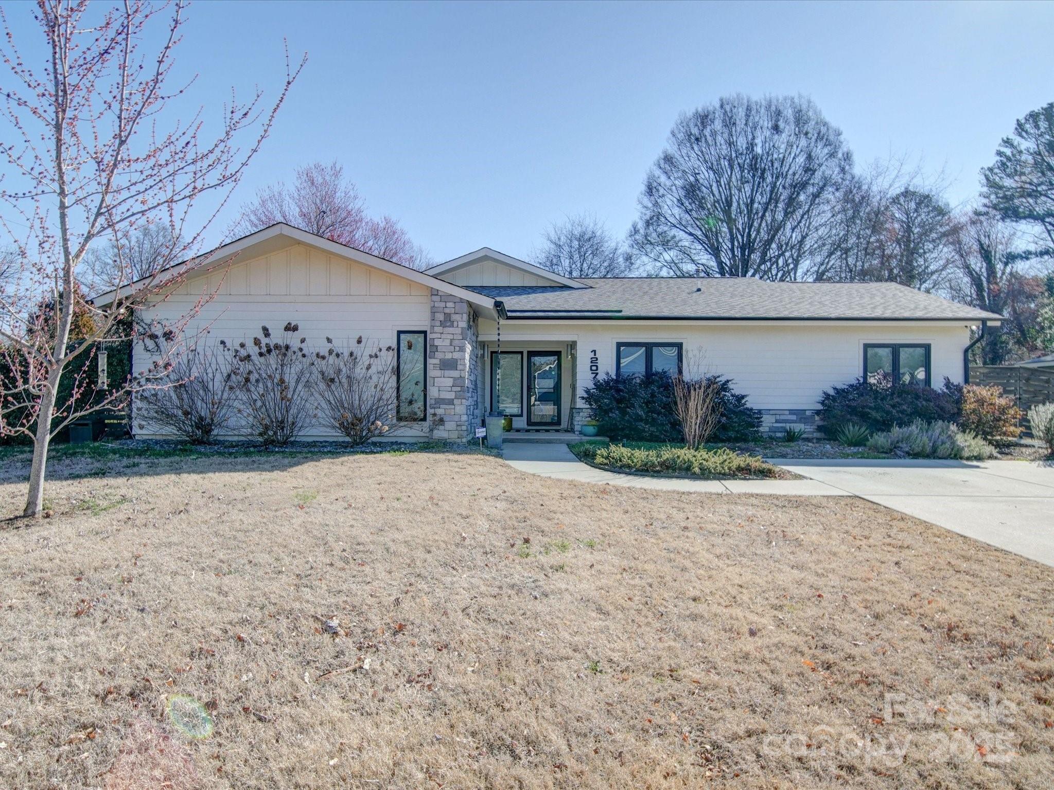 1207 Lakedell Drive