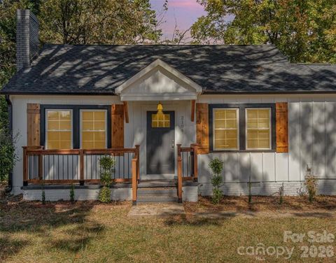 Photo of 2104 St Mark Street, Charlotte, NC 28216 (MLS # 4295196)