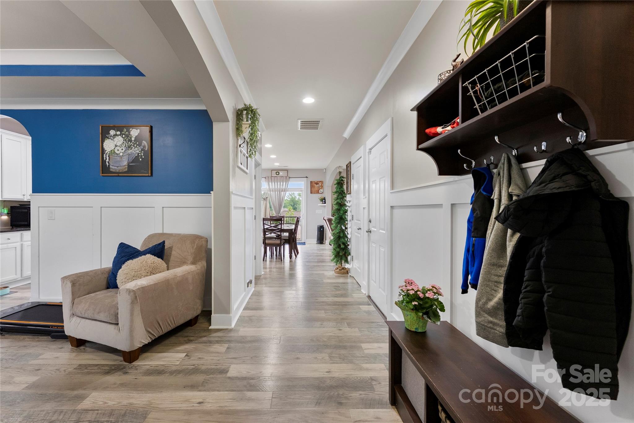 537 Lakeview Drive