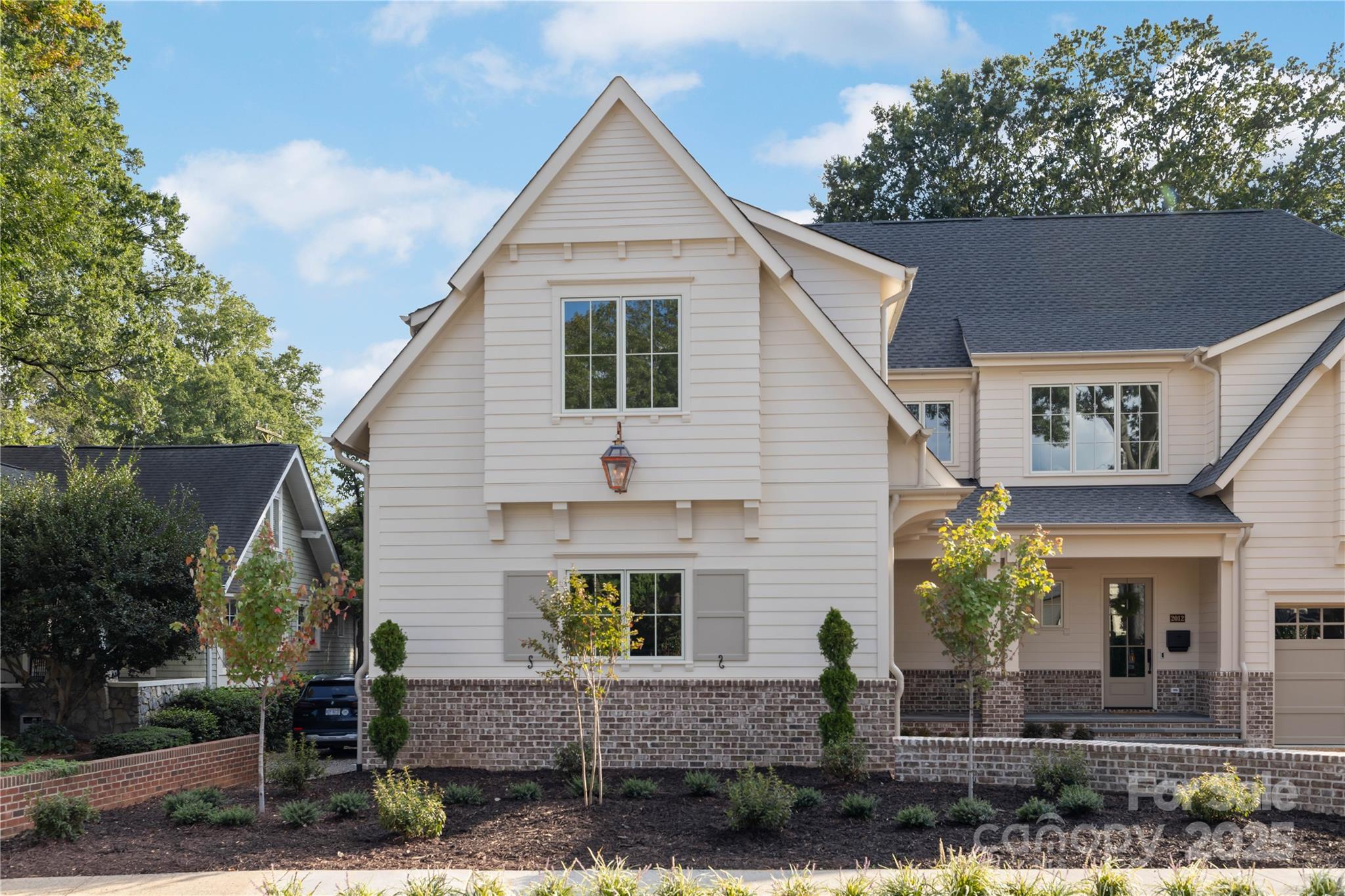 2014 Greenway Avenue