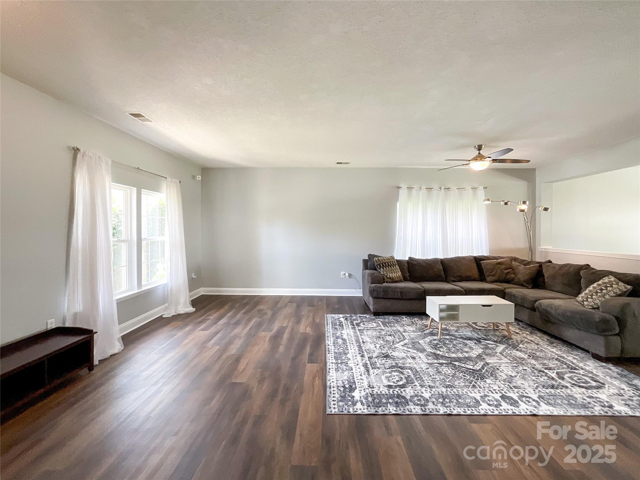 4724 Kiddle Lane