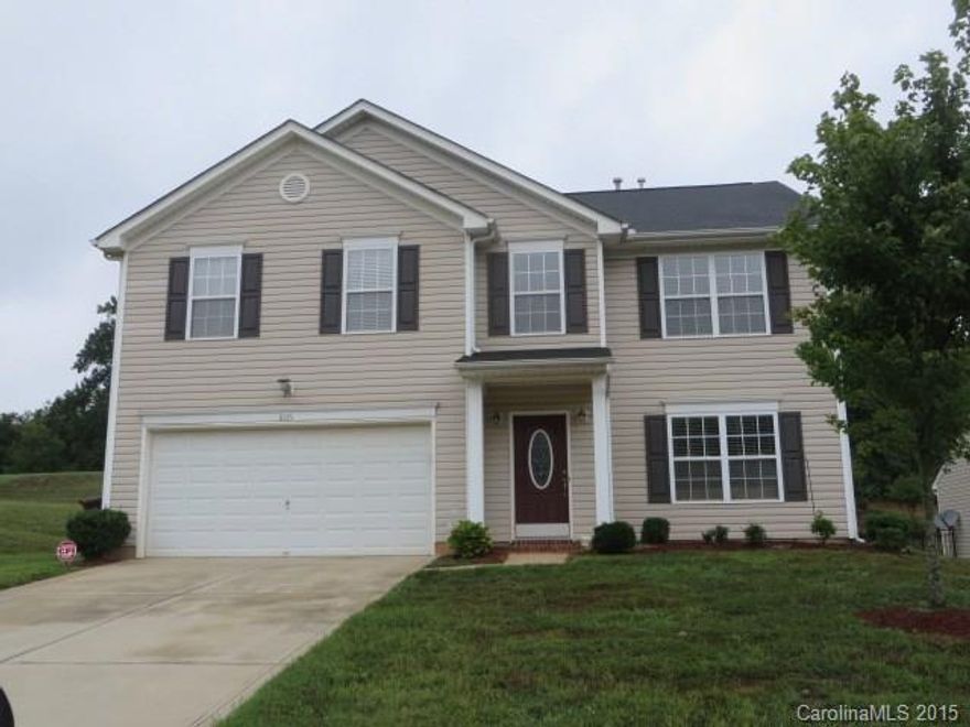 Lovely 2 story with 3 bedrooms 2.5 baths and a loft for your enjoyment.  A great morning sun room for your coffee or relaxing in the afternoon. Full kitchen with breakfast area that open into great room with fireplace, your home office on the main level. Master suite has two closets, separate shower from the tub and high dual vanity. The loft area is great for family recreation time or media area it is your choice. Nice flat backyard that goes up to the tree line. Call for your tour Now !!!!